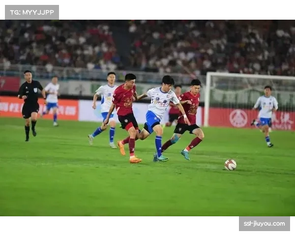 足球之夜聚焦小球队艰难生存与发展之路探索足球草根力量崛起